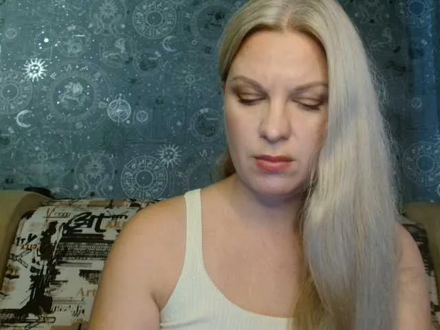 BlondeFox Image 16