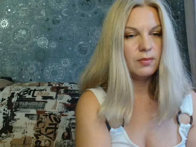 BlondeFox Image 17