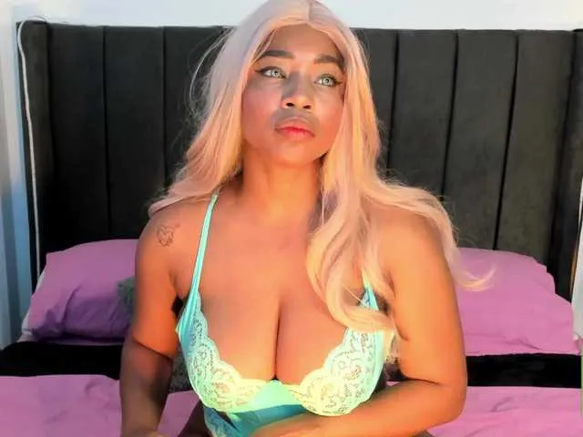 kylieboobs24 Image 13