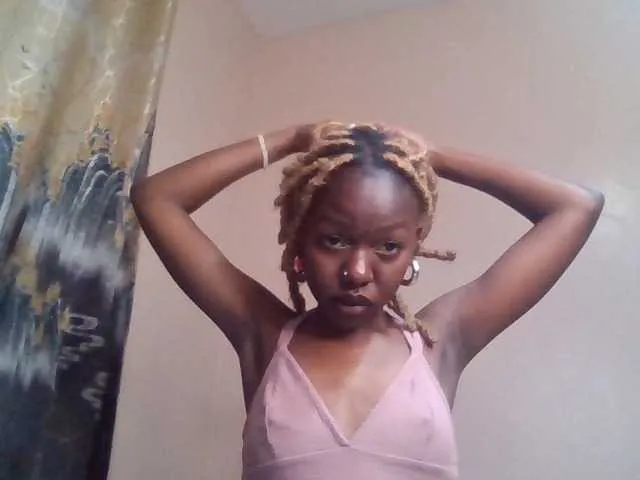 MemeLovesx live sex cam on Chatviper