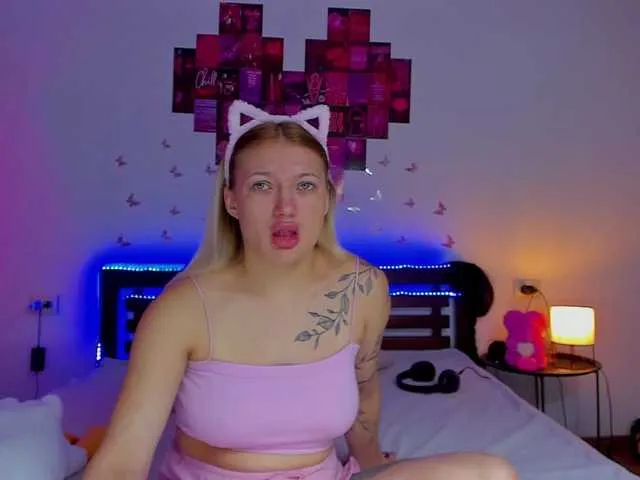 MikkiShows Image 18