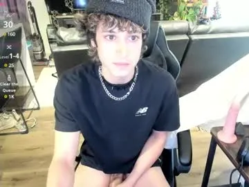 bashful4200 streaming now