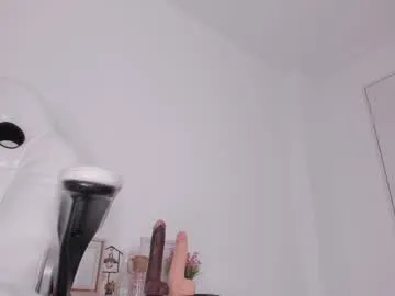 bella_adams_ Image 3