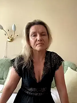 AliceSwan4011 Image 3