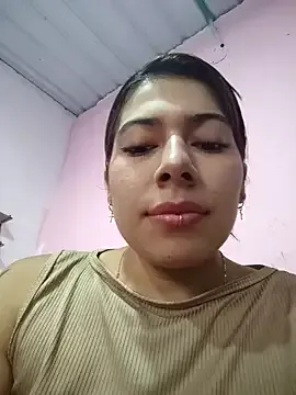 Carolina-petite Image 15