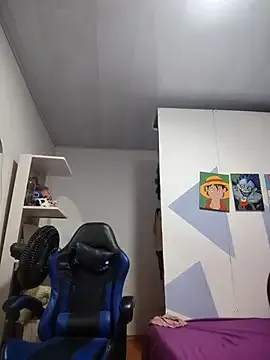 Carolina-petite Image 16