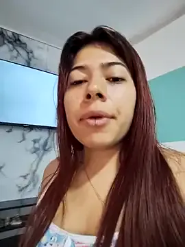 Carolina-petite Image 7