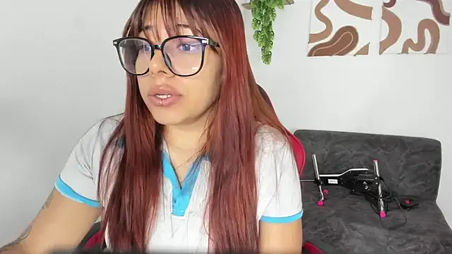 Carolina-petite Image 8