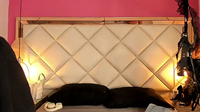 Daphne_And_Roger Image 5