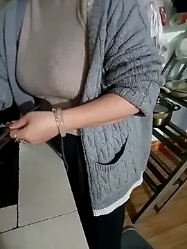 Emily-lonely Image 2