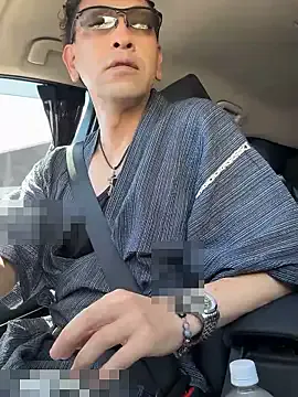 Hideen-real-face Image 15