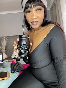 HugeMassiveBooty Image 3