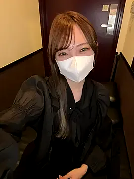 Moe_v_v streaming now