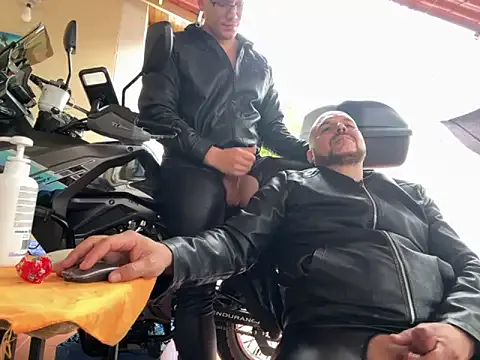 Neil_and_isaac Image 19