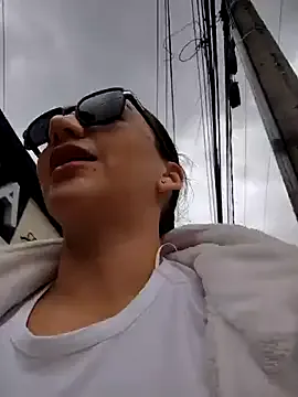 Ninabigtitied's Thumb Image