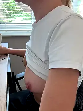 Phoebe_Lily Image 12