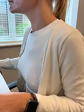 Phoebe_Lily Image 19