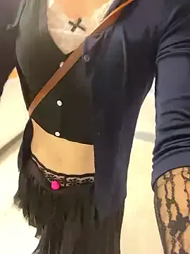 pink-mai Image 3