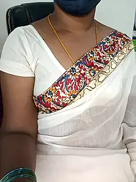 Tamil-hotwife Image 8