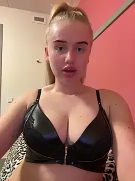 yourhornyslut Image 4